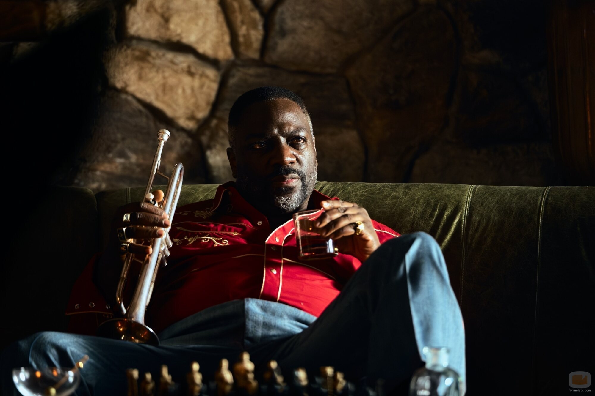 Adewale Akinnuoye-Agbaje en el 3x05 de 'Euphoria'
