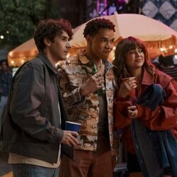 1x01 titulado 'The Deal' de 'Off Campus'