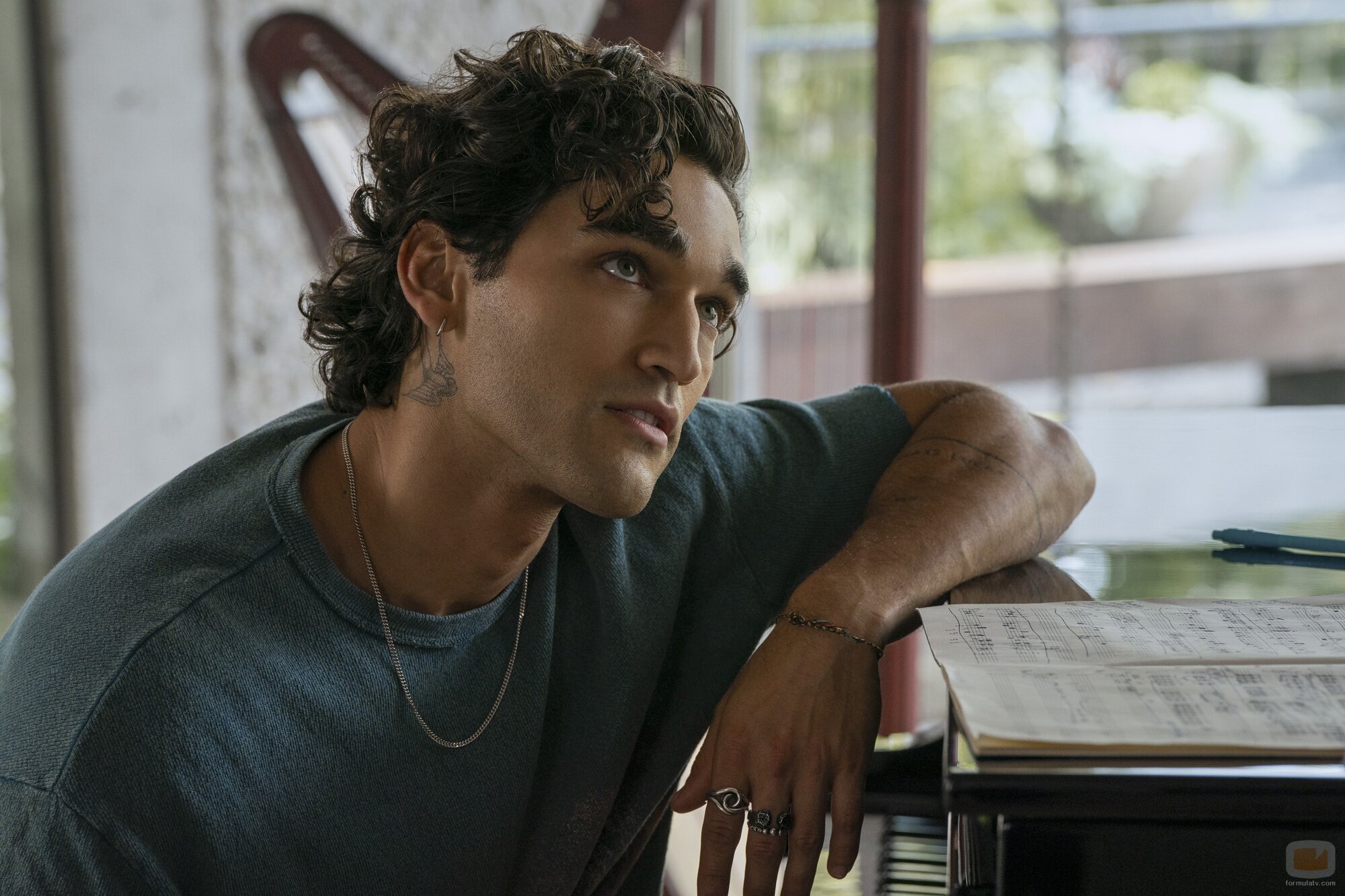 Josh Heuston en 1x03 titulado 'El orgasmo' de 'Off Campus'
