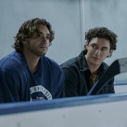 Antonio Cipriano y Belmont Cameli en 1x04 'The Breakup' de 'Off Campus'