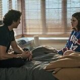 Ella Bright y Belmont Cameli en Capítulo 4 titulado 'The Breakup' de 'Off Campus'