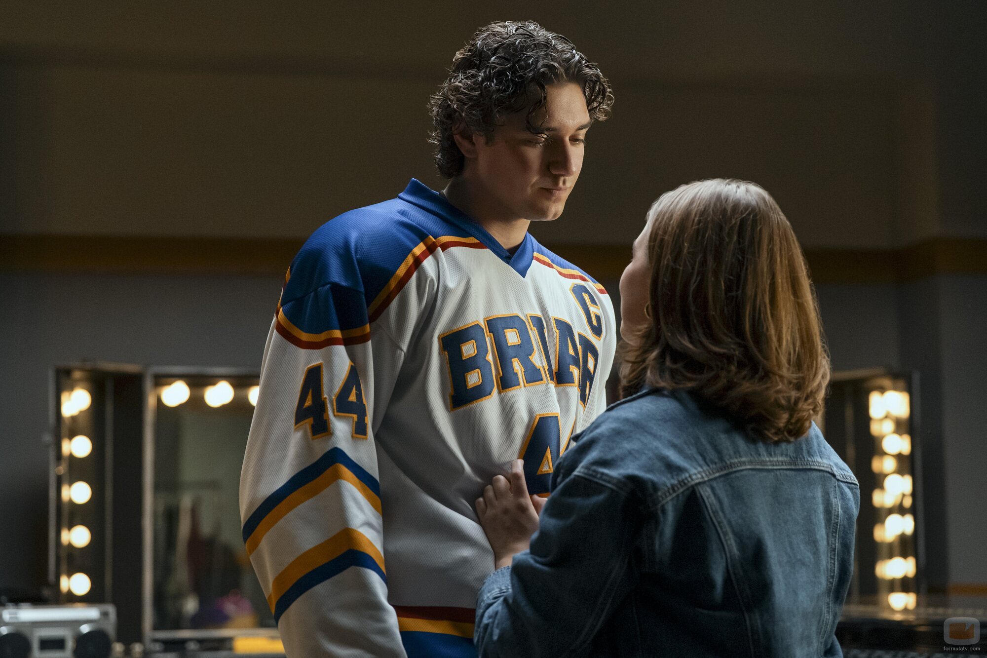 Belmont Cameli y Ella Bright en el 1x07 de 'Off Campus'