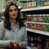 Rachel Weisz en 1x01 'Siempre hemos vivido en el castillo' de 'Vladimir'