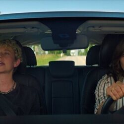 Rachel Weisz y Ellen Robertson en el 1x01 de 'Vladimir'
