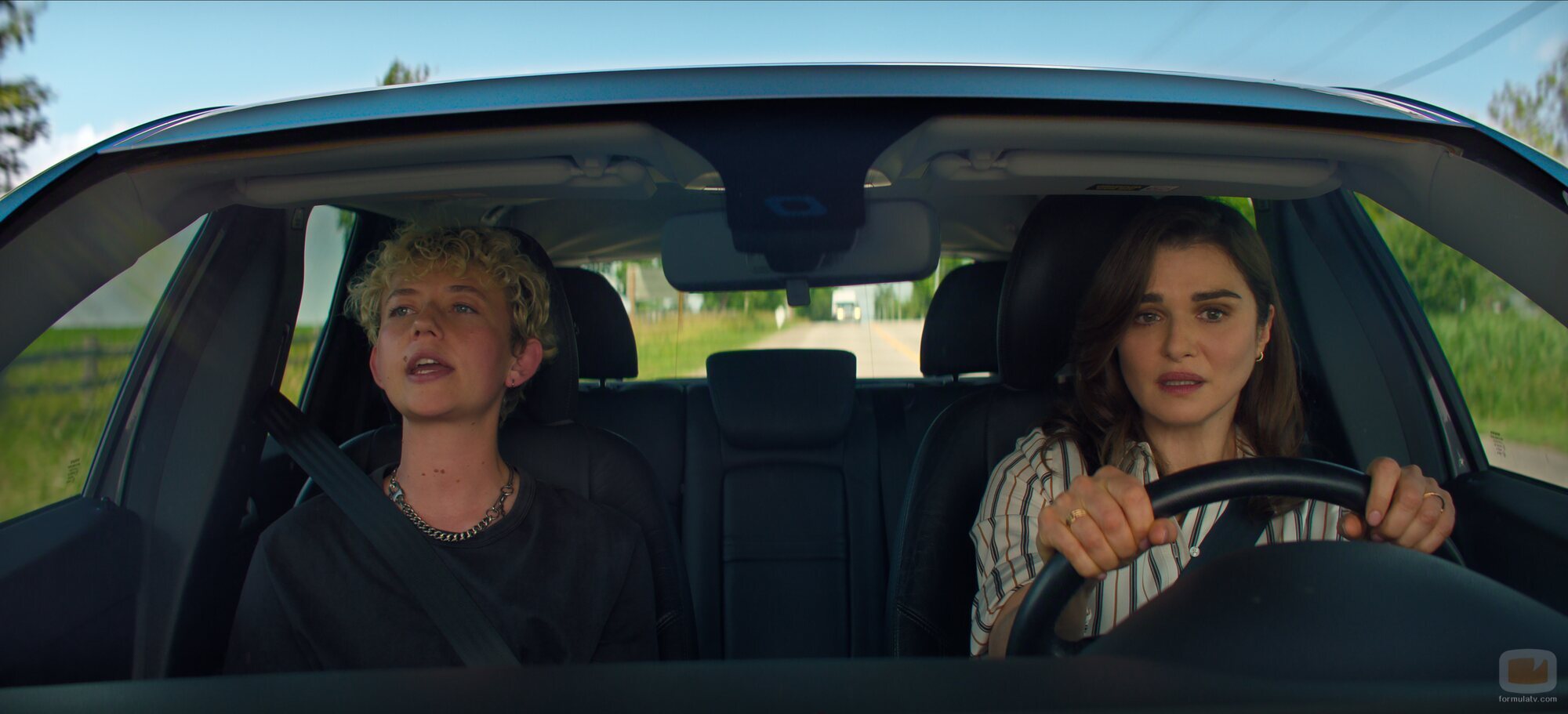 Rachel Weisz y Ellen Robertson en el 1x01 de 'Vladimir'