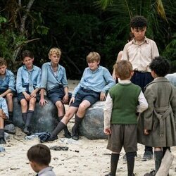 David McKenna y Lox Pratt en 1x01 titulado 'Piggy' de 'El señor de las moscas'