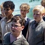 Winston Sawyers y David McKenna en Capítulo 1 titulado 'Piggy' de 'El señor de las moscas'