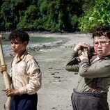 Winston Sawyers y David McKenna en el 1x01 de 'El señor de las moscas'