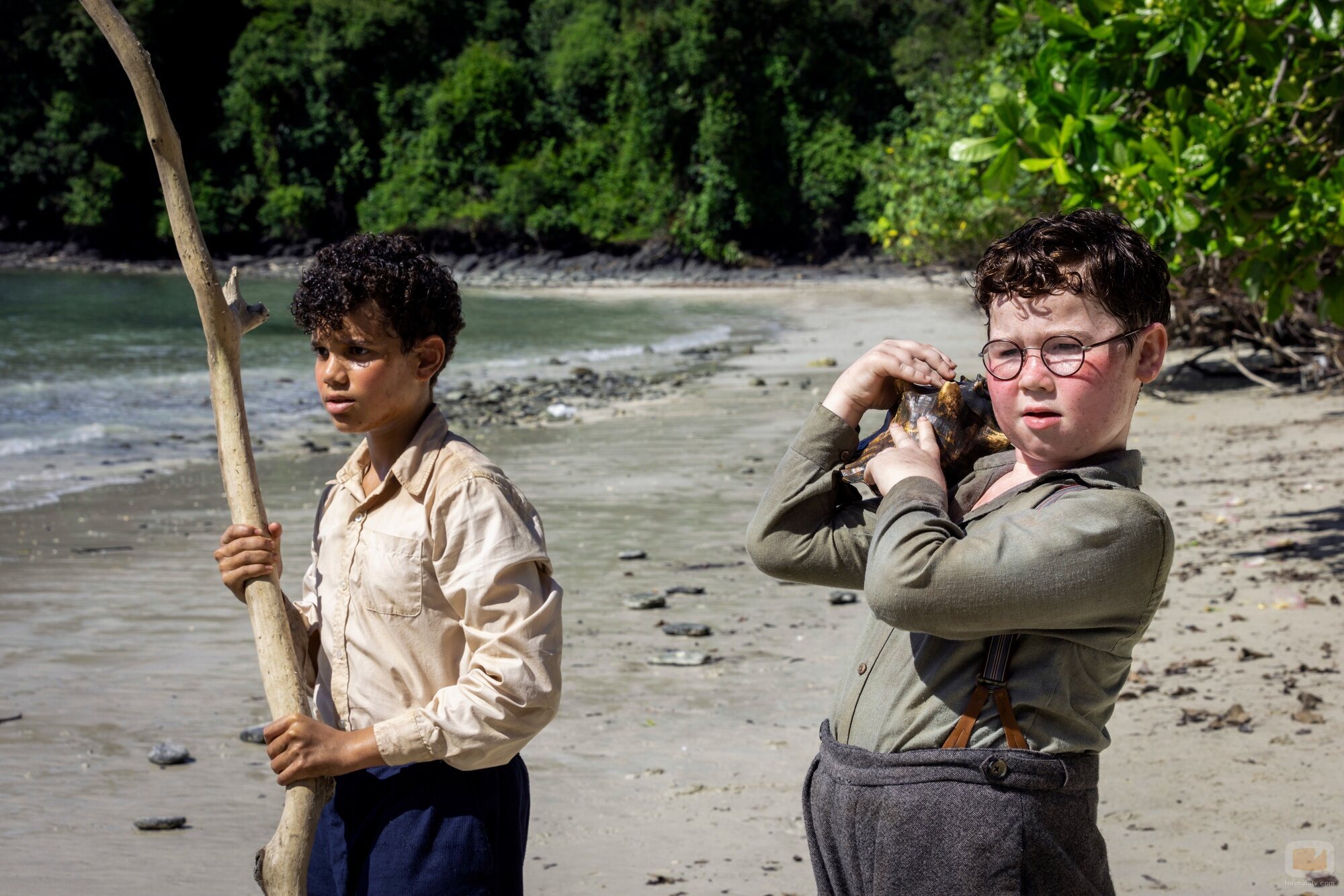 Winston Sawyers y David McKenna en el 1x01 de 'El señor de las moscas'