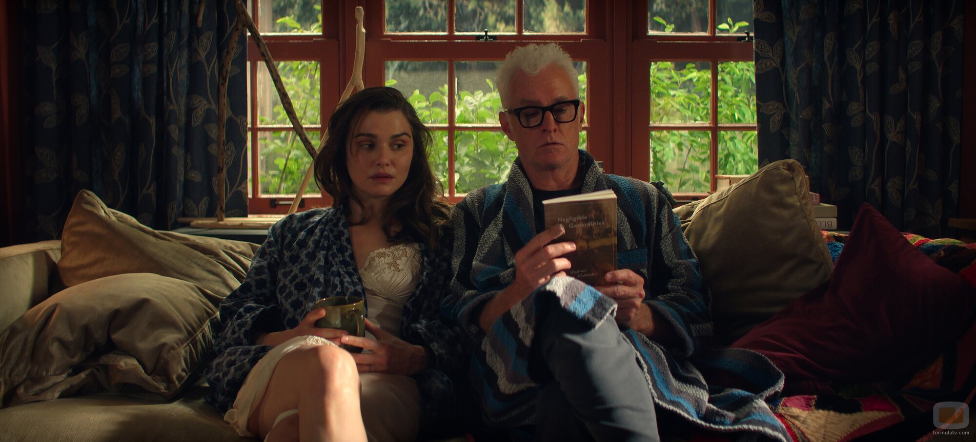 John Slattery y Rachel Weisz en 'El despertar' de 'Vladimir'
