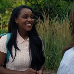 Mallori Johnson en 1x03 'Enormes cambios en el último minuto' de 'Vladimir'