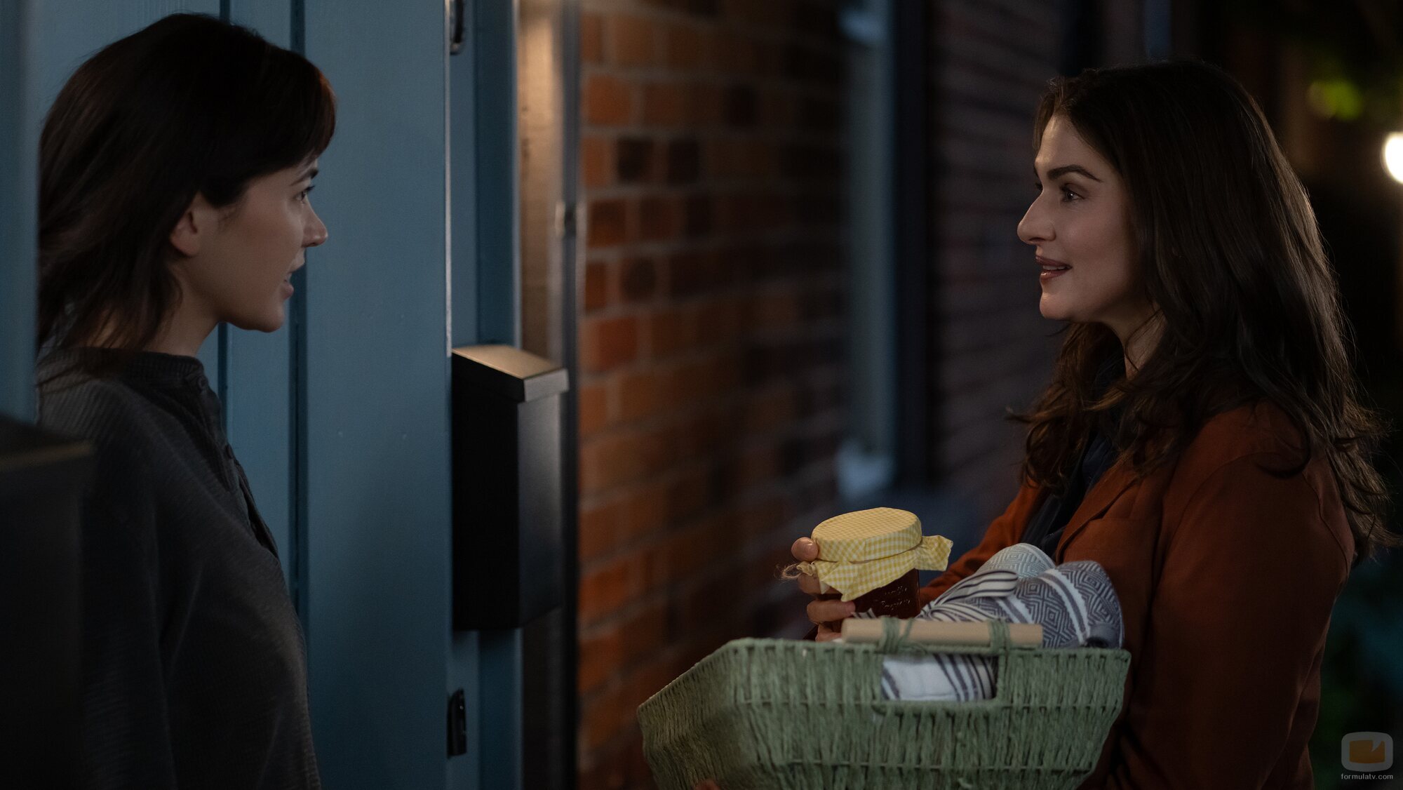 Rachel Weisz y Jessica Henwick en el 1x03 de 'Vladimir'