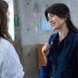 Jessica Henwick y Rachel Weisz en 'Enormes cambios en el último minuto' de 'Vladimir'