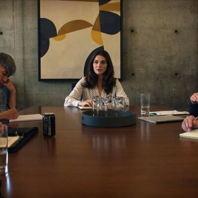 Rachel Weisz y Jessica Henwick en Capítulo 4 titulado 'Mal comportamiento' de 'Vladimir'