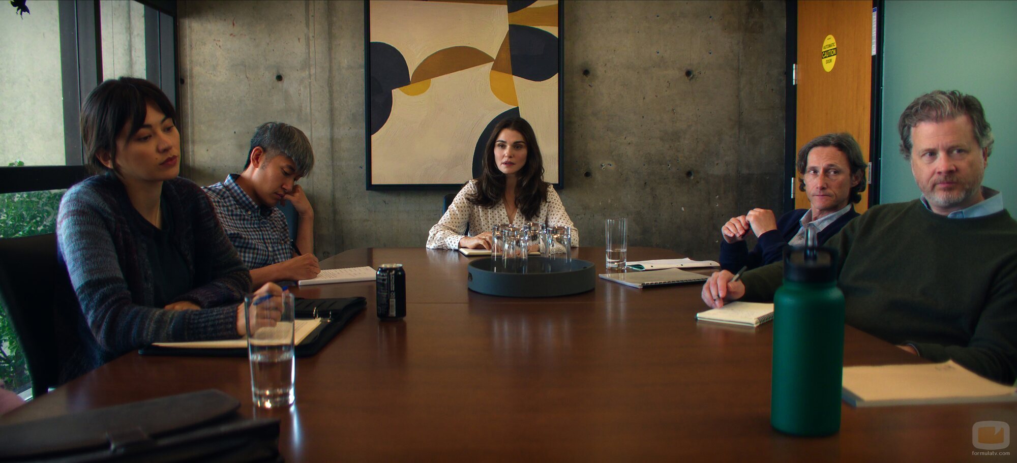 Rachel Weisz y Jessica Henwick en Capítulo 4 titulado 'Mal comportamiento' de 'Vladimir'