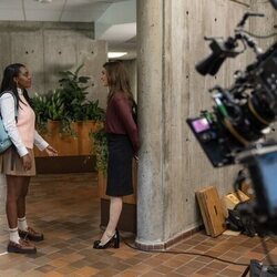 Mallori Johnson y Rachel Weisz en la temporada 1 y el capítulo 04 de 'Vladimir'