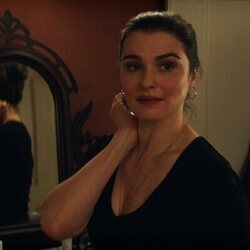 Vistazo a Rachel Weisz en 1x04 'Mal comportamiento' de 'Vladimir'