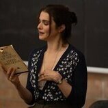 Rachel Weisz en 1x05 titulado 'Según venga el juego' de 'Vladimir'