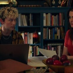 Ellen Robertson y Rachel Weisz en la temporada 1 y el capítulo 06 de 'Vladimir'