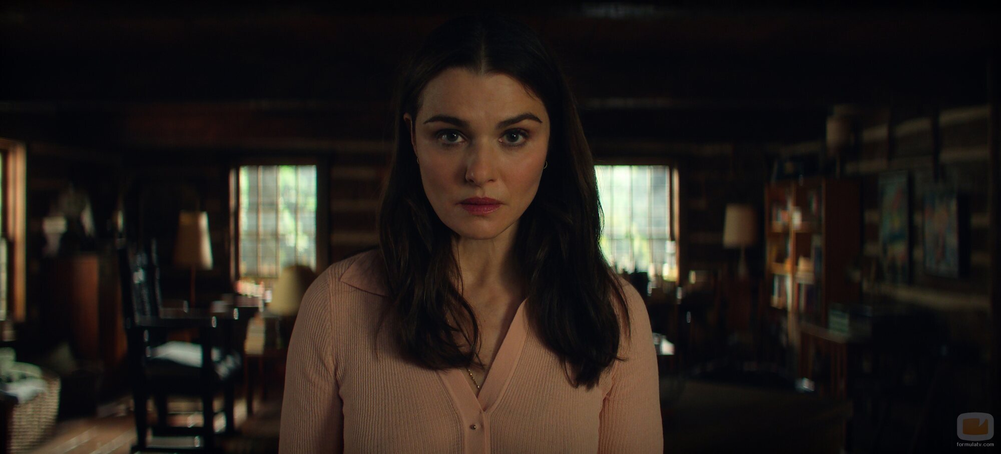 Captura de Rachel Weisz en Capítulo 7 titulado 'Todo lo que asciende debe coverger' de 'Vladimir'
