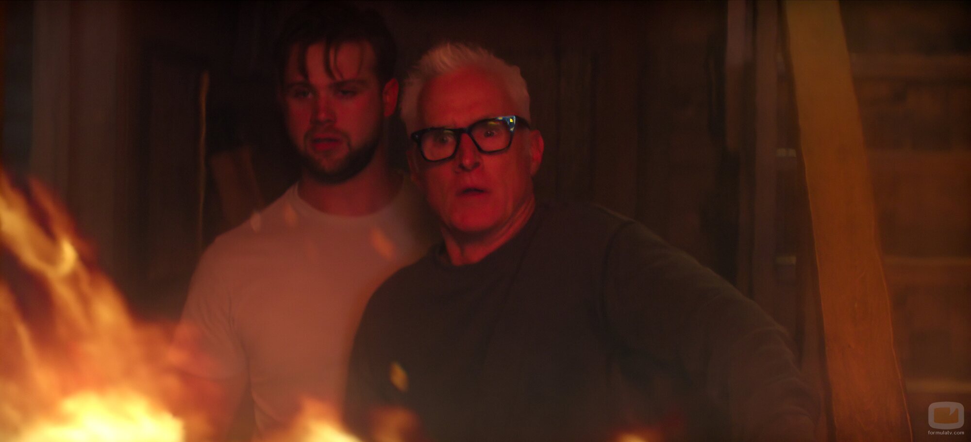 John Slattery y Leo Woodall en 'Contra la interpretación' de 'Vladimir'