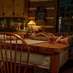 John Slattery y Rachel Weisz en Capítulo 8 titulado 'Contra la interpretación' de 'Vladimir'