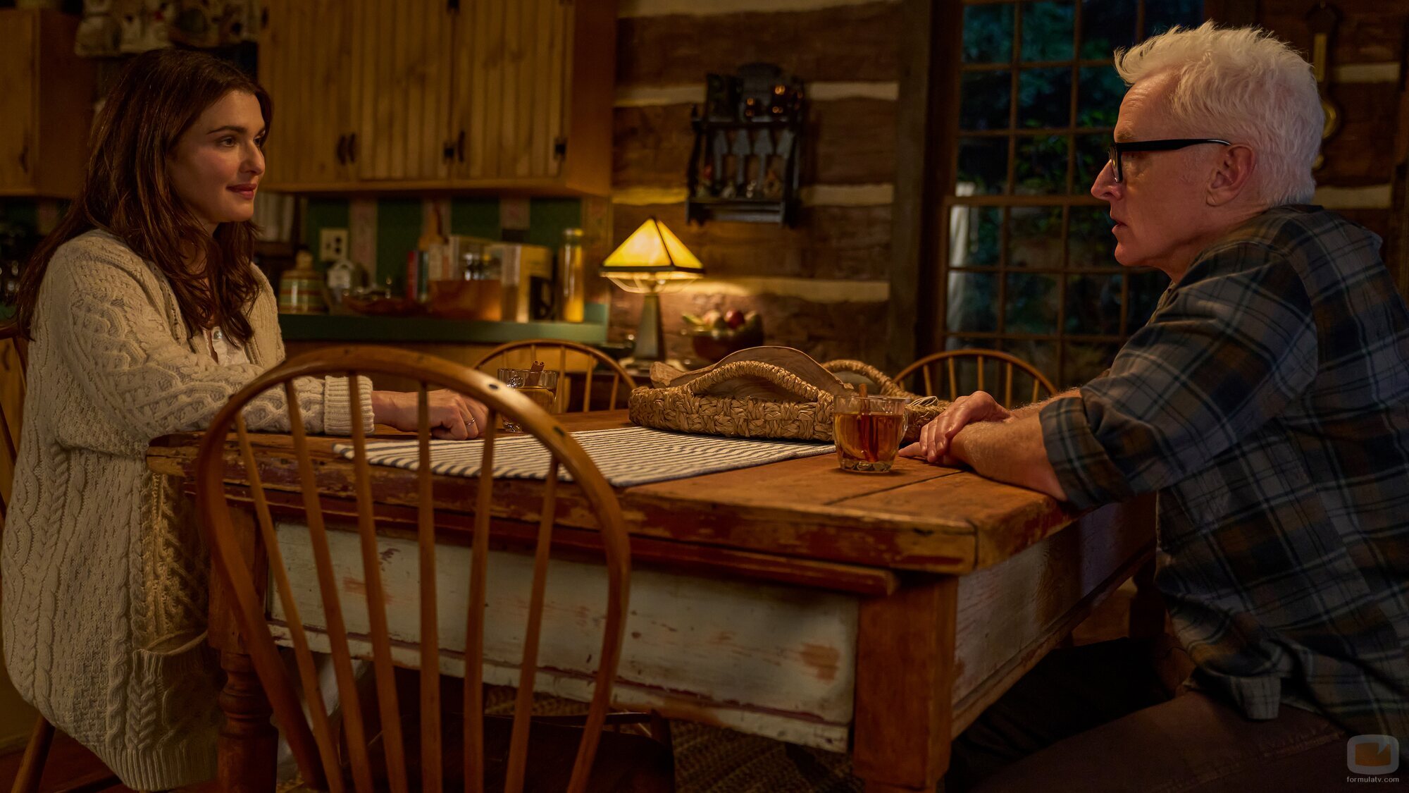 John Slattery y Rachel Weisz en Capítulo 8 titulado 'Contra la interpretación' de 'Vladimir'