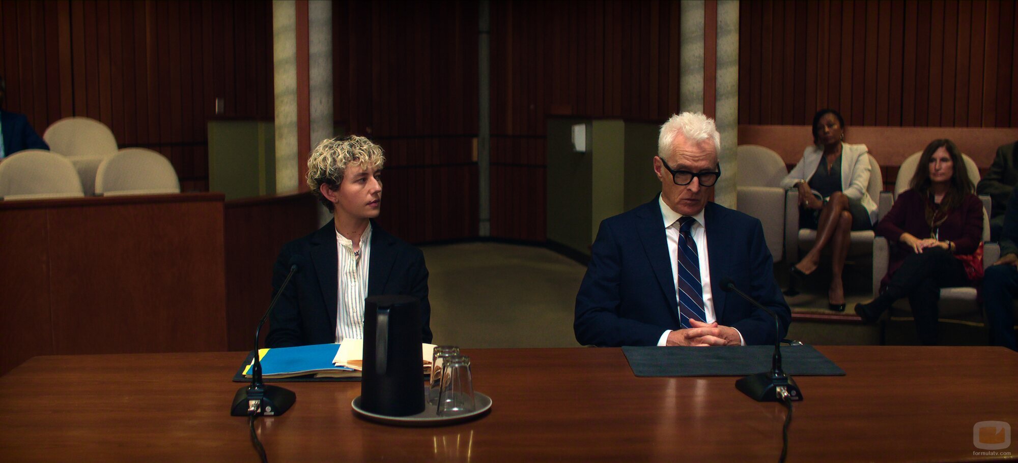 Ellen Robertson y John Slattery en 1x08 titulado 'Contra la interpretación' de 'Vladimir'