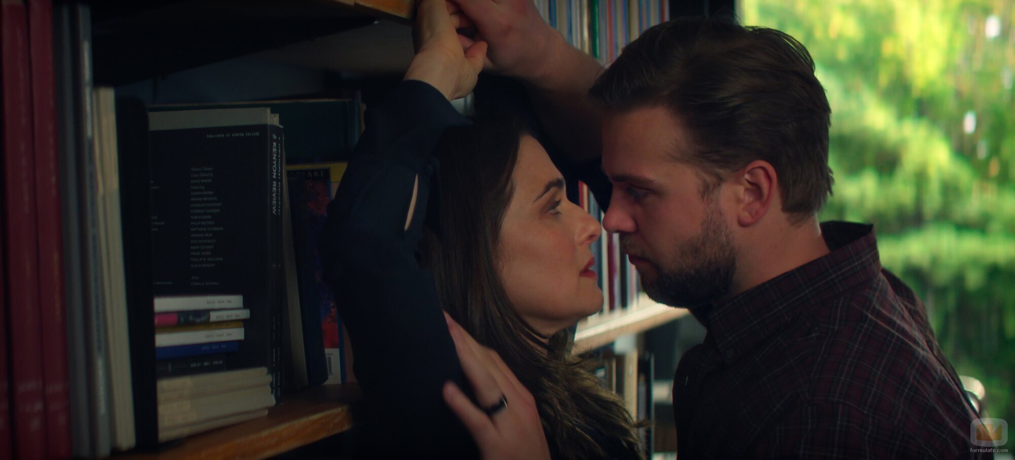 Rachel Weisz y Leo Woodall en 'Contra la interpretación' de 'Vladimir'