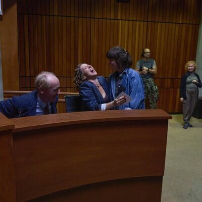Miriam Silverman y Matt Walsh en Capítulo 8 titulado 'Contra la interpretación' de 'Vladimir'