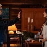 Rachel Weisz y John Slattery en Capítulo 8 titulado 'Contra la interpretación' de 'Vladimir'