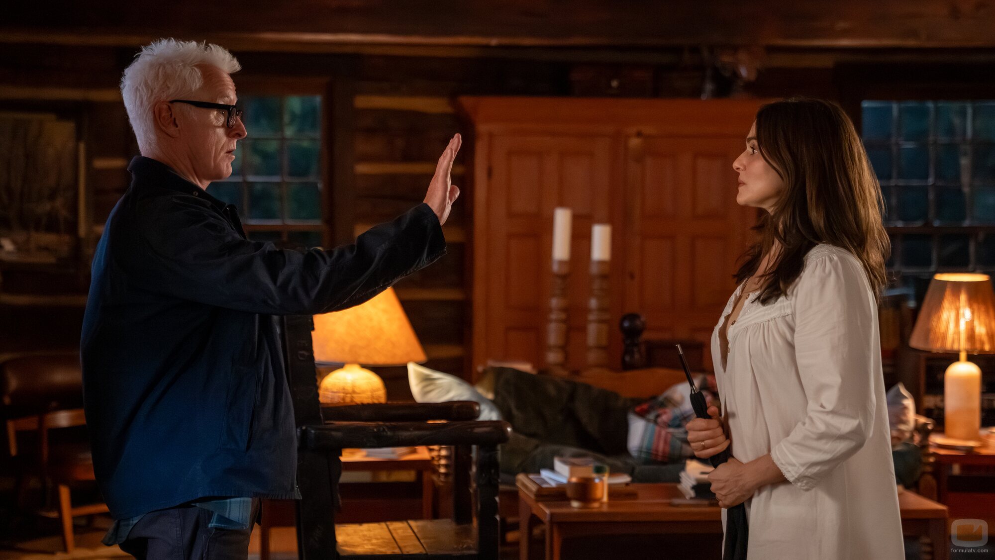 Rachel Weisz y John Slattery en Capítulo 8 titulado 'Contra la interpretación' de 'Vladimir'