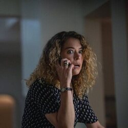 Tatiana Maslany en el 1x01 de 'Maximum Pleasure Guaranteed'