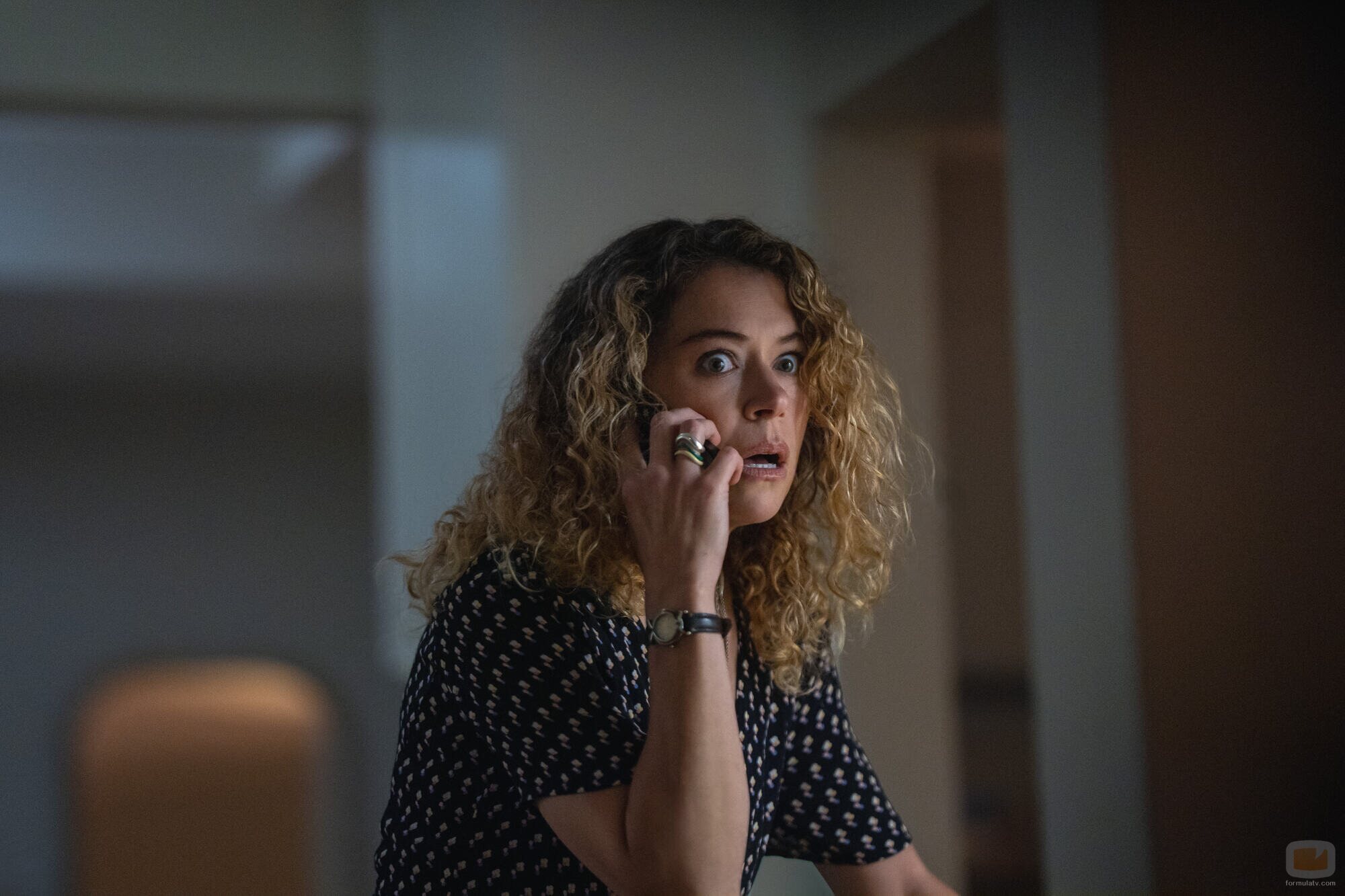 Tatiana Maslany en el 1x01 de 'Maximum Pleasure Guaranteed'