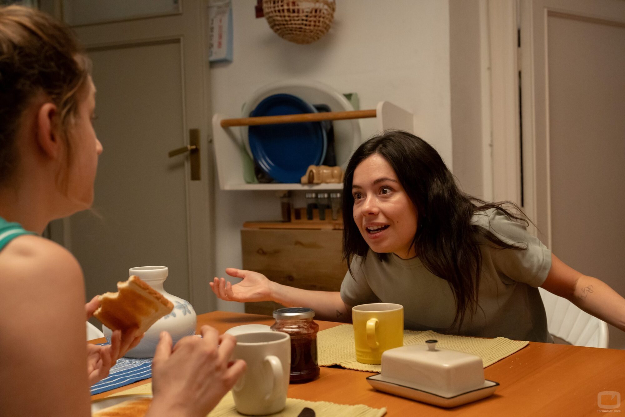 Anna Castillo en 1x02 'Episodio 2' de 'Se tiene que morir mucha gente'