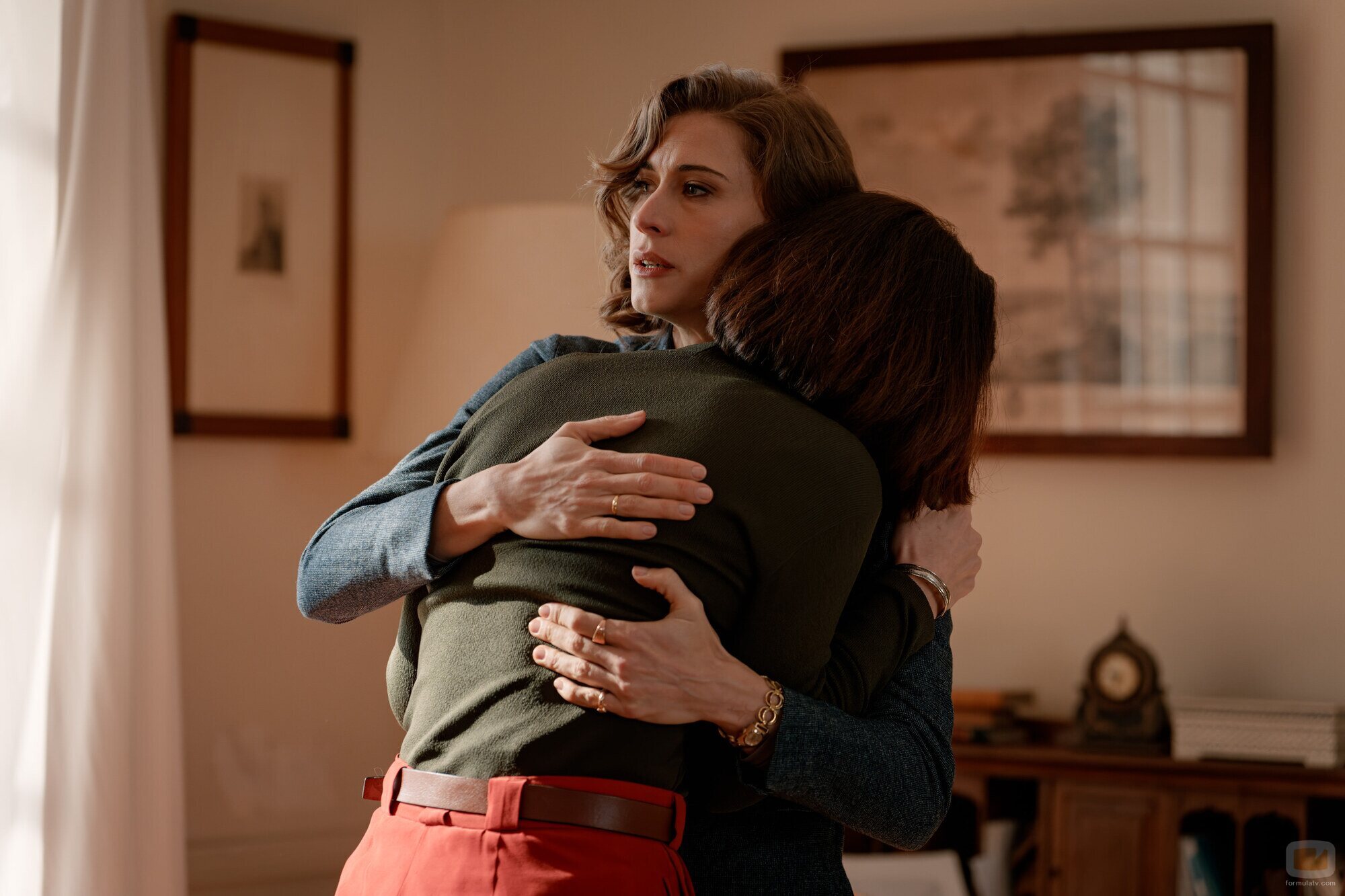 Fotograma de Marta Belmonte y Alba Brunet en 3x87 titulado 'Miércoles 20 de mayo de 2026' de 'Sueños de libertad'