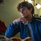 Foto de Brandon Flynn en Capítulo 1 titulado 'Imanes' de 'Satisfacción garantizada'