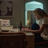 Tatiana Maslany en el 1x01 de 'Satisfacción garantizada'