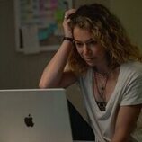 Instantánea de Tatiana Maslany en el 1x01 de 'Maximum Pleasure Guaranteed'