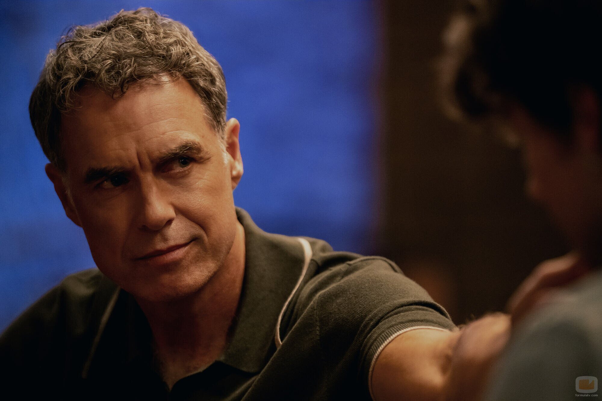 Murray Bartlett en el 1x02 de 'Satisfacción garantizada'
