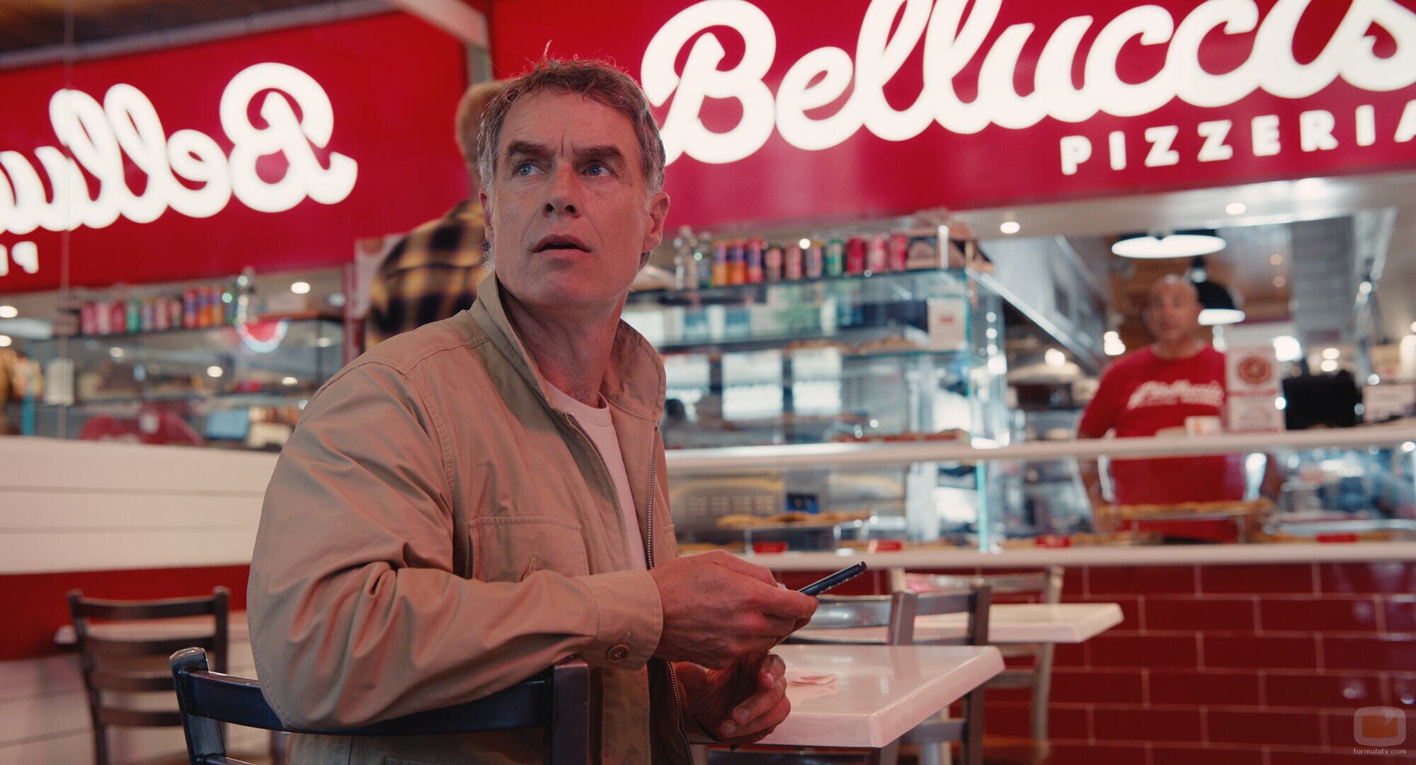 Murray Bartlett en la temporada 1 y el capítulo 03 de 'Satisfacción garantizada'