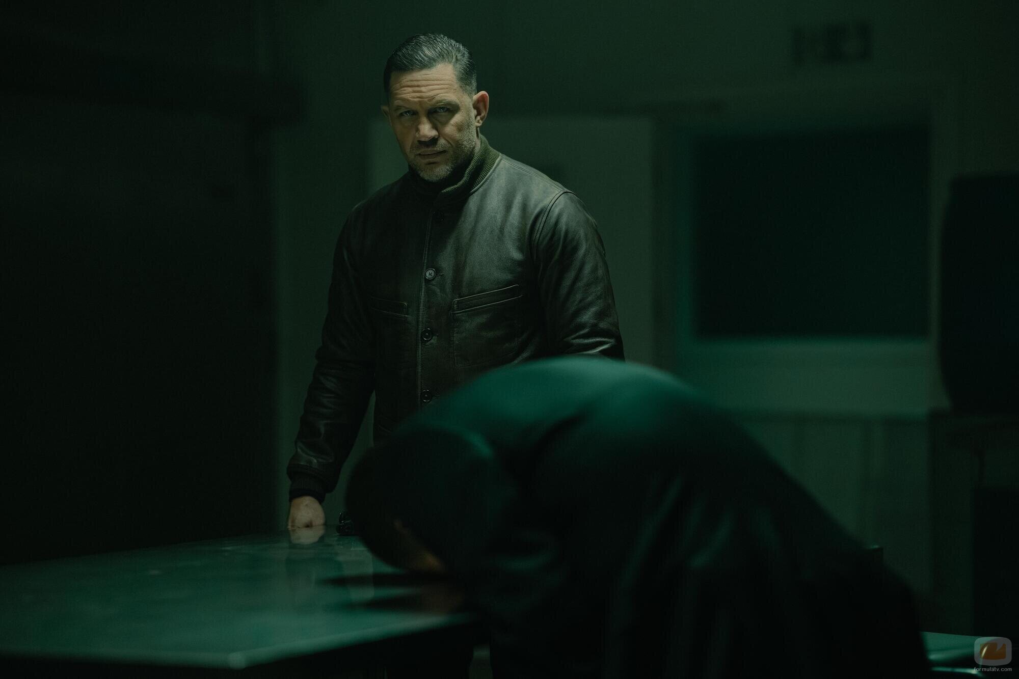 Tom Hardy en el 1x01 de 'Tierra de mafiosos'