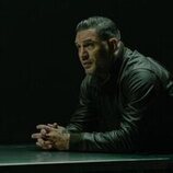 Tom Hardy en 'Pagar o torcer' de 'Tierra de mafiosos'