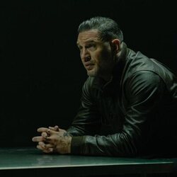 Tom Hardy en 'Pagar o torcer' de 'Tierra de mafiosos'