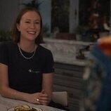 Hannah Einbinder en el 5x01 de 'Hacks'