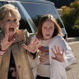 Jean Smart y Hannah Einbinder en la temporada 5 y el capítulo 01 de 'Hacks'