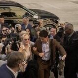 Paul W. Downs y Jean Smart en el 5x01 de 'Hacks'
