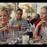 Jean Smart y Hannah Einbinder en 5x01 titulado 'EGOT' de 'Hacks'