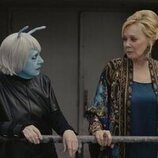 Ann Dowd y Jean Smart en la temporada 5 y el capítulo 02 de 'Hacks'
