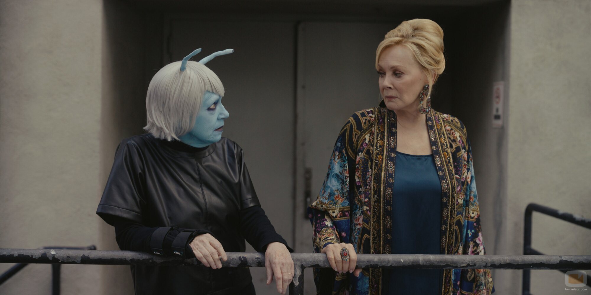 Ann Dowd y Jean Smart en la temporada 5 y el capítulo 02 de 'Hacks'
